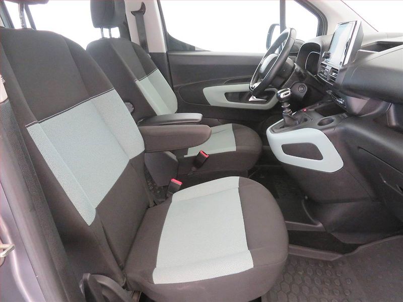 Citroën Berlingo (2021) Feel 1.2 PureTech, 5Míst, SR - fotka 9 z 14