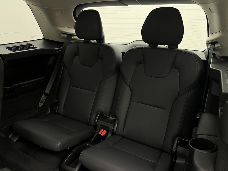 Volvo XC90 B5 AWD BRIGHT PLUS AUT 7 MÍST  - fotka 21 z 46