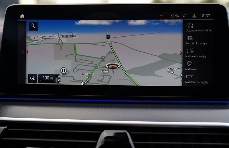 BMW Řada 5 540i xDrive/Lasery,HUD/335PS - fotka 41 z 45