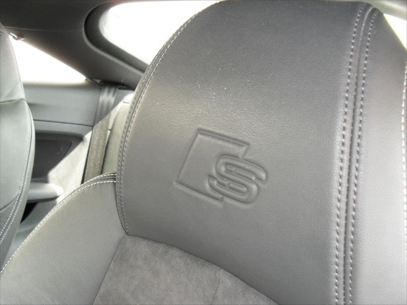 Audi TT 2,0 TDI Ultra 135Kw S-Line LED - fotka 19 z 29