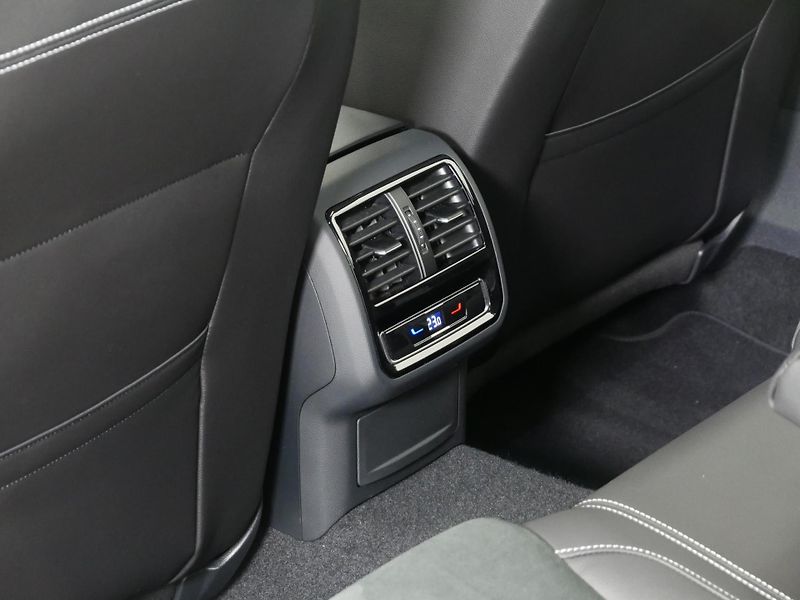Volkswagen Passat - fotka 16 z 23