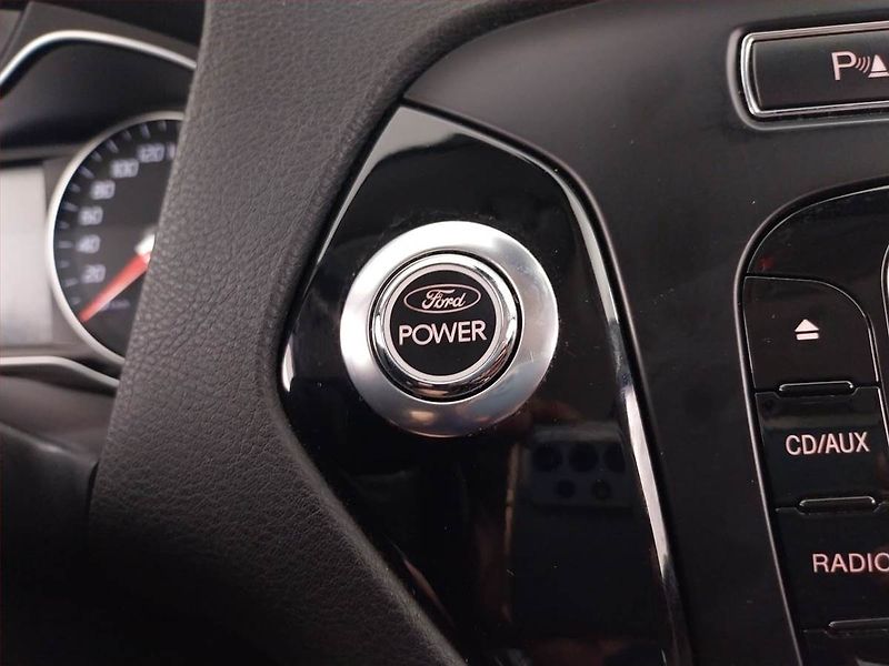 Ford Mondeo (2011) Titanium 2.0 TDCi, Xenony - fotka 16 z 21