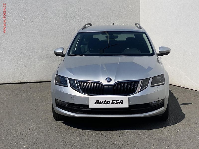 Škoda Octavia (2019) 2.0 TDi, Soleil, LED, navi, - fotka 2 z 19