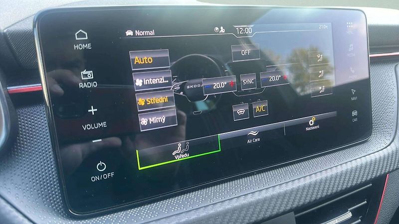 Škoda Scala Monte Carlo 1,0 TSI 85kW DSG7/ - fotka 15 z 30