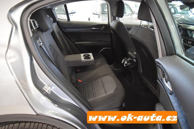 Alfa Romeo Stelvio 2.2 JTD Q4 SPORT 150 kW - DPH - fotka 16 z 60