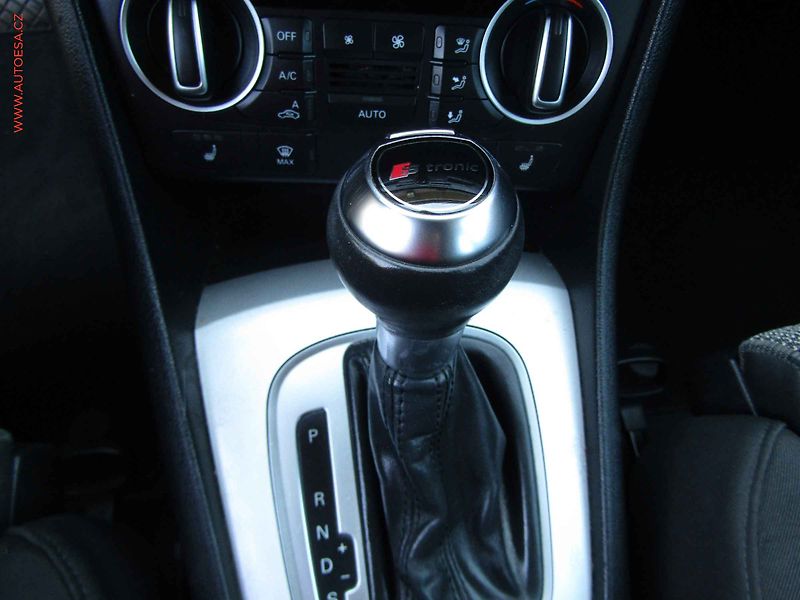 Audi Q3 (2015) 1.4TFSi, AT, kamera - fotka 17 z 20