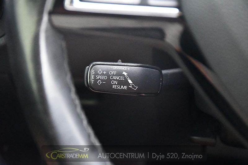 Škoda Octavia 2.0TDi STYLE EXTRA TAŽNÉ - fotka 30 z 47