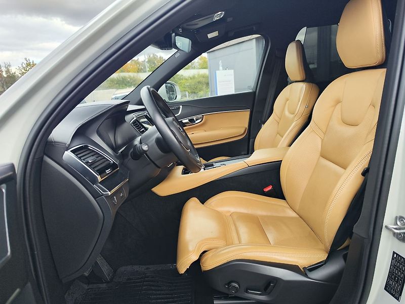 Volvo XC90 B5 2.0/173kW Inscription AT 4x - fotka 20 z 44