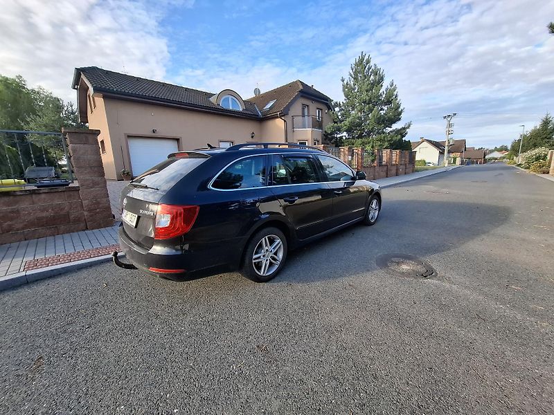 Škoda Superb (2015) 2.0TDI,DSG,xenon,NAVI - fotka 8 z 17