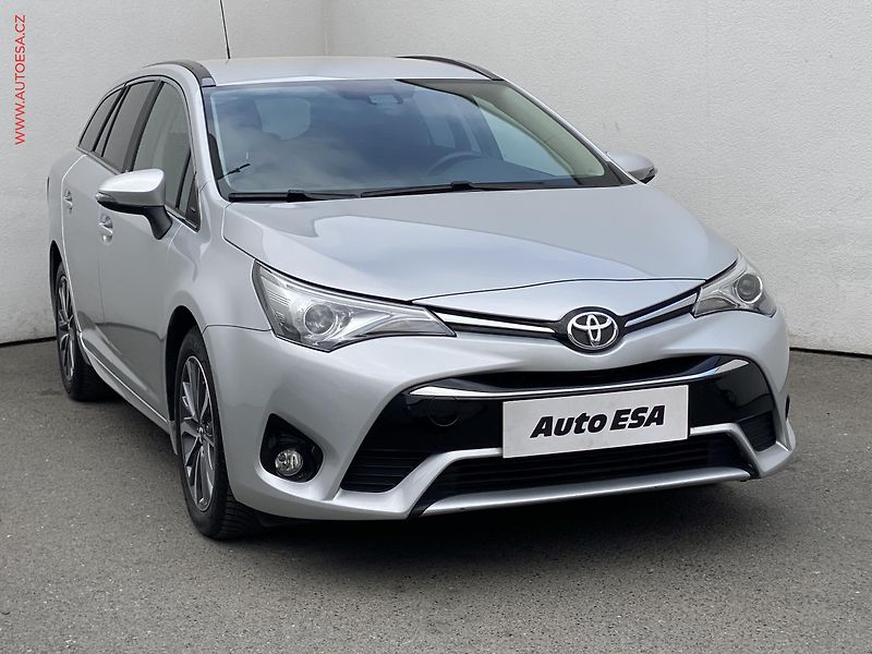Toyota Avensis (2016) 2.0 D-4D, Sport, kůže, +ALU - fotografie inzerátu