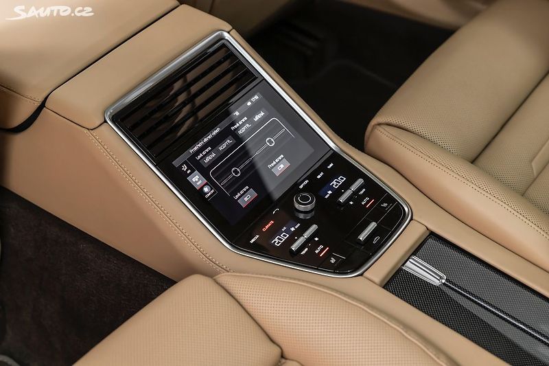 Porsche Panamera Turbo S E-Hybrid*CZ*záruka - fotka 22 z 41