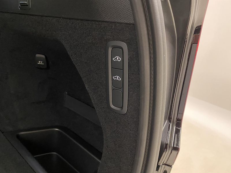 Volvo XC90 (2026) B5 AWD BLACK EDITION ULTRA 7 - fotka 23 z 78