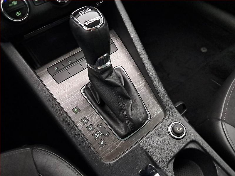 Škoda Octavia (2016) Scout 2.0 TDI, 4X4, Automat - fotka 13 z 21