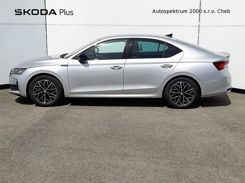 Škoda Octavia Sportline M-HEV 1.5 TSI 110kW - fotka 3 z 20
