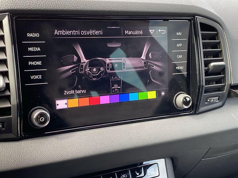 Škoda Karoq (2024) 2.0 TDI 4x4 DSG SportLine - fotka 20 z 36