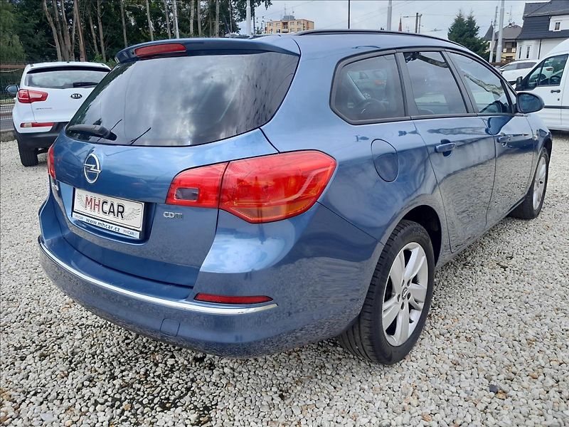 Opel Astra 1,6 TDCI 100kW SPORTS TOURER - fotka 7 z 51