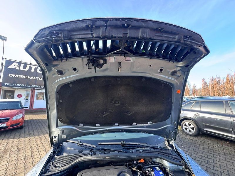 Škoda Octavia (2012) 1,6 TDI 77KW TAŽNÉ SK FACELIFT - fotka 42 z 49