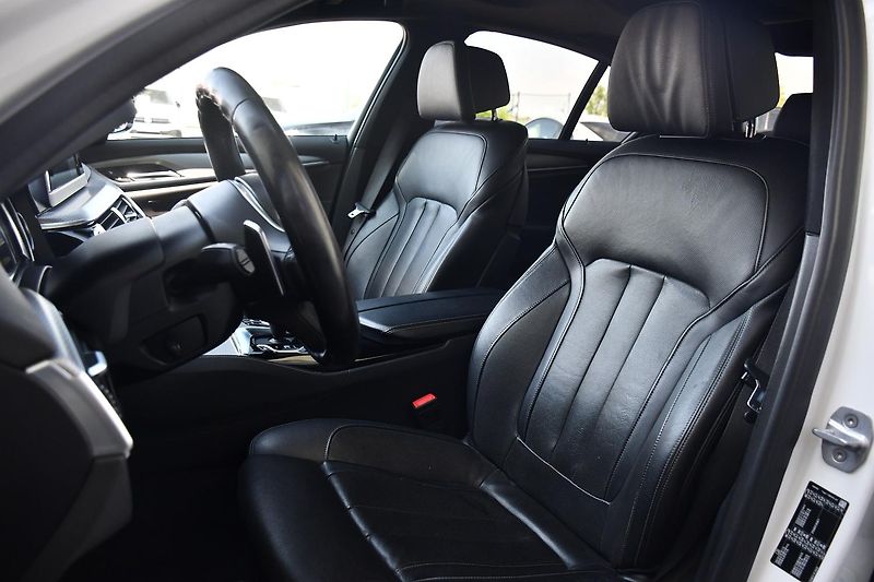 BMW Řada 5 530D M-SPORT 2xKOLA  - fotka 12 z 53