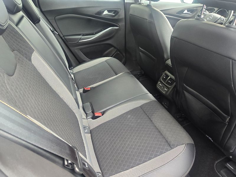 Opel Grandland X (2018) 2.0 CDTI Automat,Navi - fotka 18 z 22