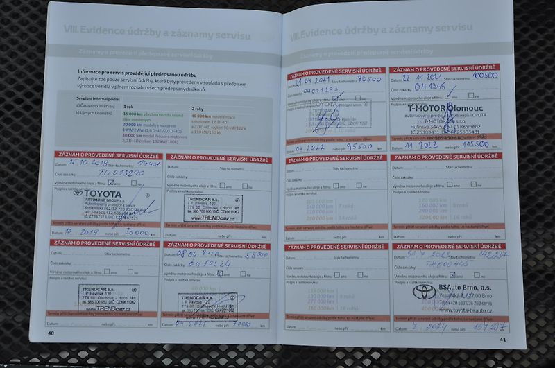 Toyota RAV4 2.5 Hybrid 4x4 Selection Kůže - fotka 27 z 31