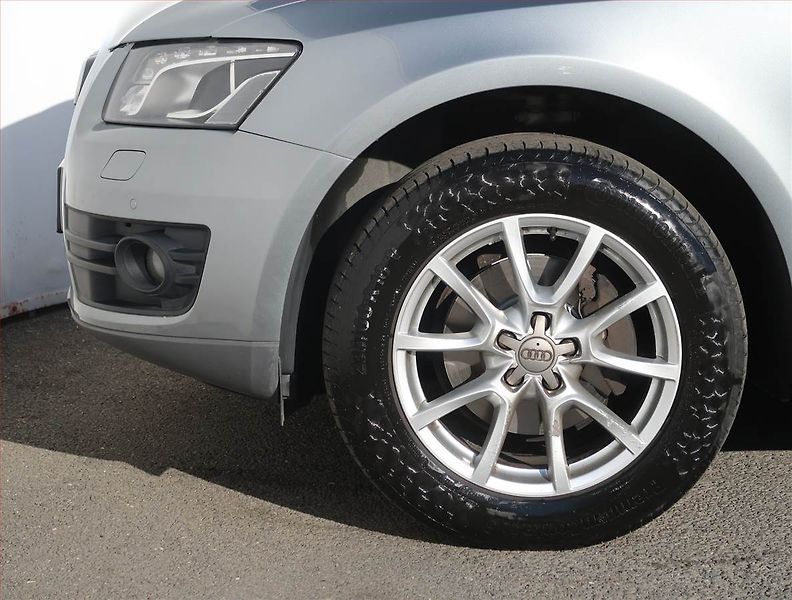 Audi Q5 (2011) 2.0 TDI, 4X4, Automat, ČR - fotka 15 z 20