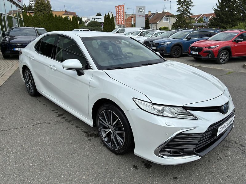 Toyota Camry (2021) 2,5Hybrid Executive  - fotka 3 z 20