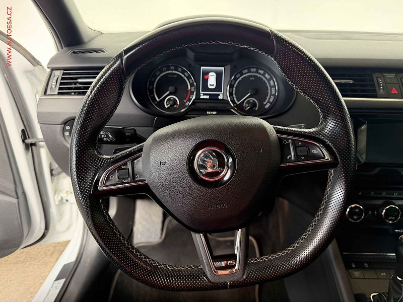 Škoda Octavia (2015) 2.0TDi, DSG, navi, bixen - fotka 12 z 17