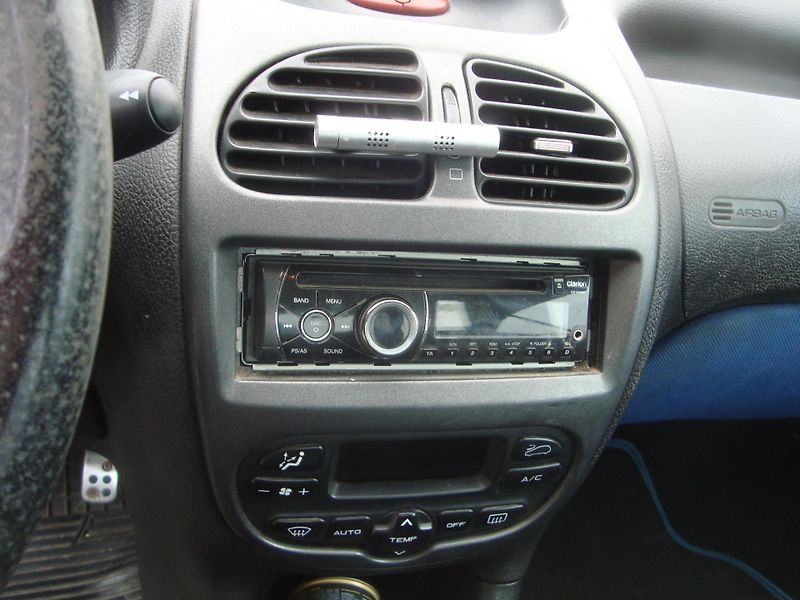 Peugeot 206 (2005) CC 1,6 - fotka 11 z 13