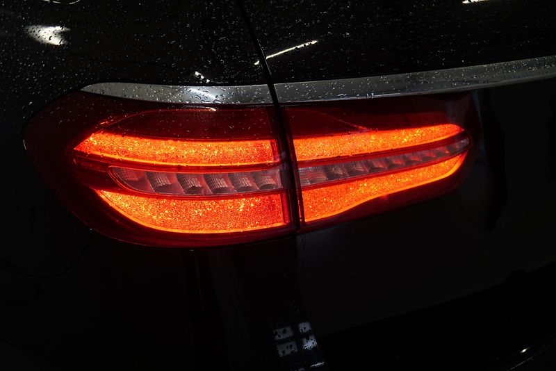 Mercedes-Benz Třídy E (2017) E220D AUTOMAT - fotka 7 z 38