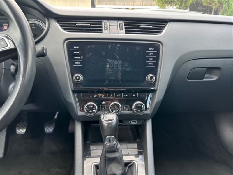 Škoda Octavia 1,6 TDI 85 Style - fotka 10 z 11