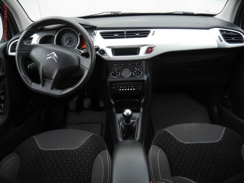Citroën C3 (2010) 1.4 i, ČR, autoAC, temp - fotka 8 z 15