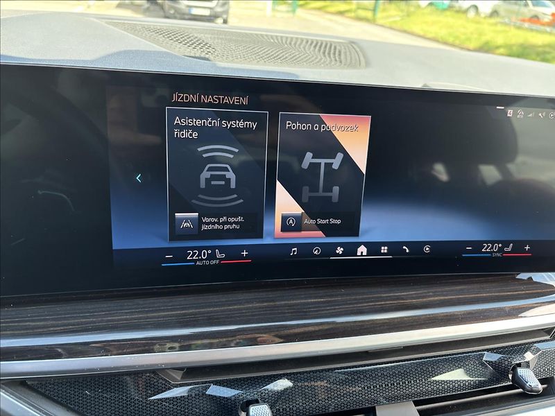 BMW X6 3,0 40i 280kW M-Sport xDrive - fotka 42 z 46