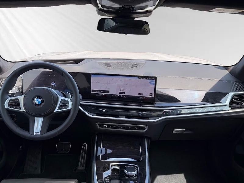 BMW X7 xDrive40i M-Sport Pano HuD 360 - fotka 8 z 14