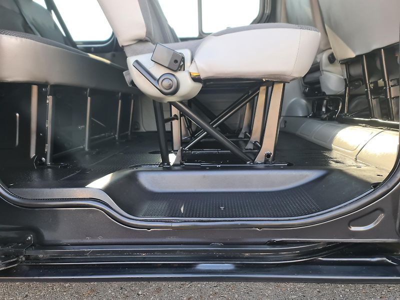 Opel Vivaro (2012) LONG 2.0 CDTi HRADEC KRÁLOVÉ - fotka 24 z 89
