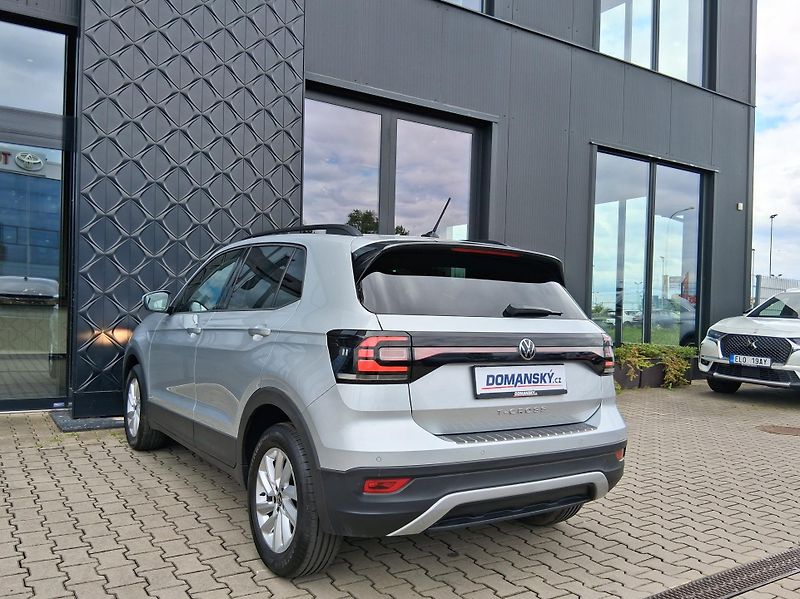 Volkswagen T-Cross LIFE 1.0 TSI 70 kW - fotka 7 z 23