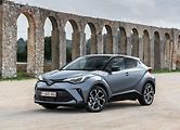 Hybrid - Toyota C- HR - od 704 900 Kč