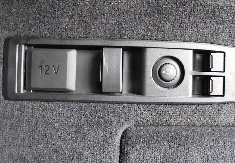 BMW iX xDrive40 - fotka 26 z 29