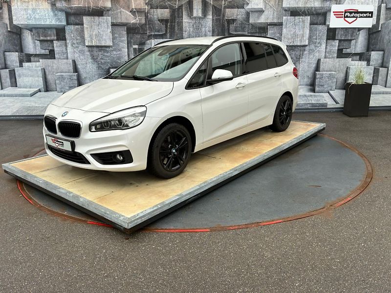 BMW Řada 2 (2017) 220i GT, 141KW, 7 MÍST - fotka 3 z 25