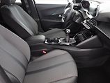 Peugeot 2008 (2023) 1.2 PureTech, ČR,1.maj - náhled 7