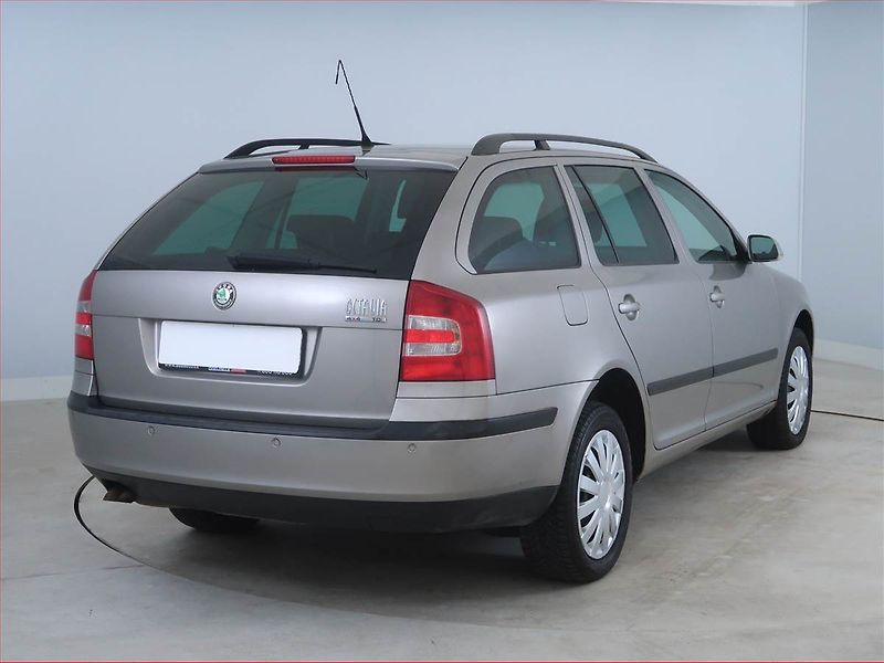 Škoda Octavia (2007) Elegance 2.0 TDI, 4X4, po STK - fotka 5 z 19