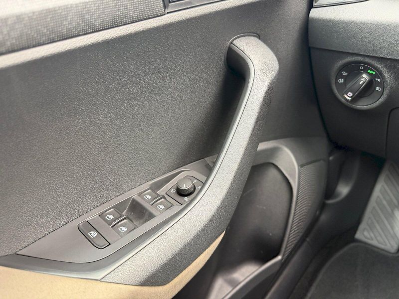 Škoda Karoq (2022) 1.5 TSI Style Extra COLUMBUS,M - fotka 10 z 35