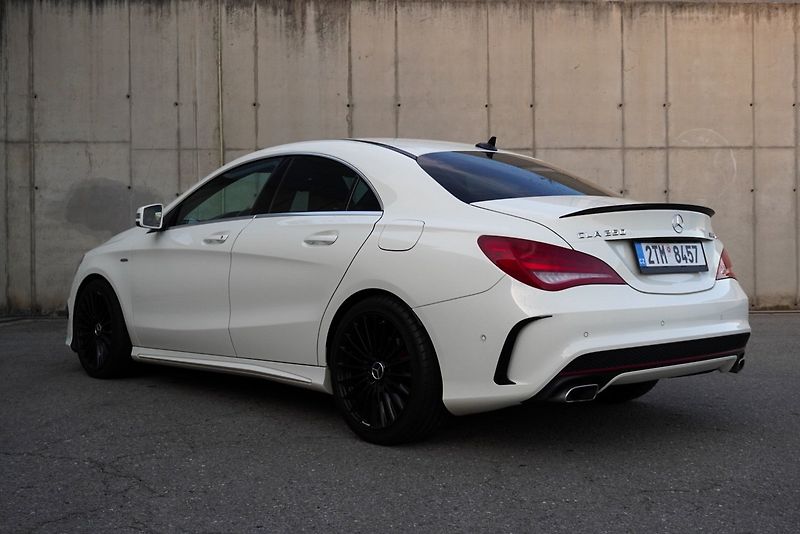 Mercedes-Benz CLA 250 160kW AMG - fotka 10 z 31