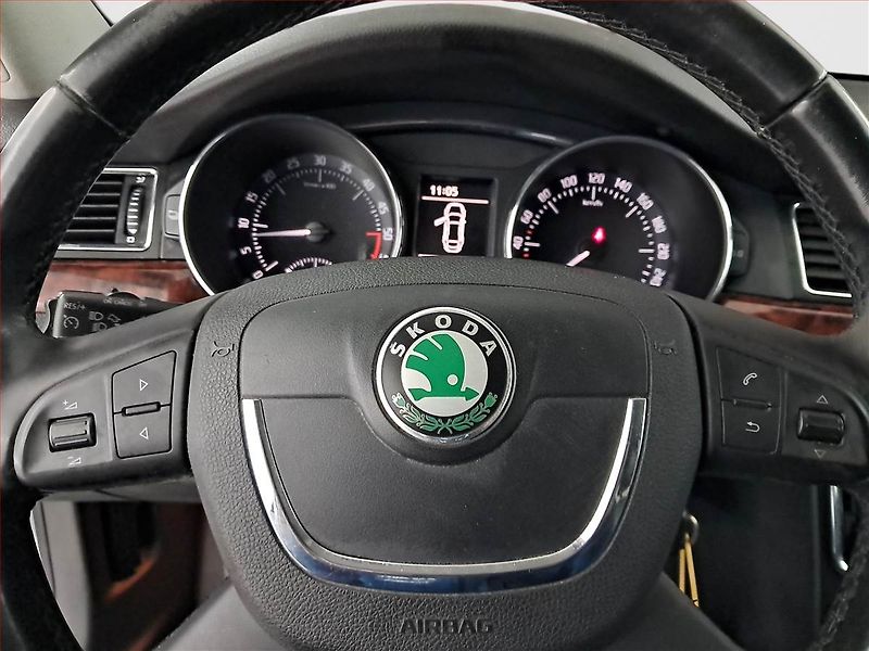 Škoda Superb (2011) Ambition 2.0 TDI, 4X4, Kůže - fotka 20 z 22