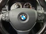 BMW Řada 5 (2015) 520d xDrive, 4X4, Automat - náhled 32