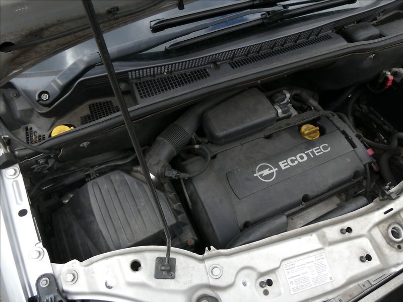 Opel Meriva 1,6 i 77kW AUTOMAT, klima - fotka 23 z 24