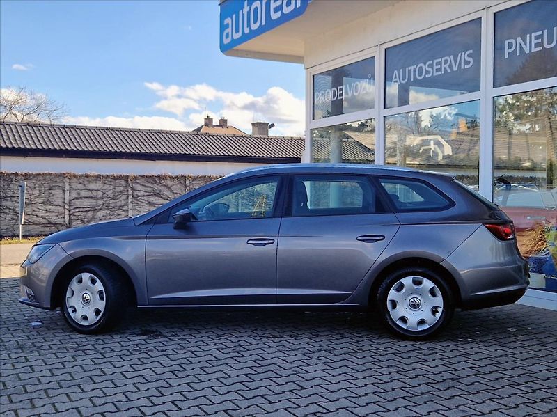 Seat Leon 1,6 TDI Navigace, ServiskaTop! - fotka 2 z 20