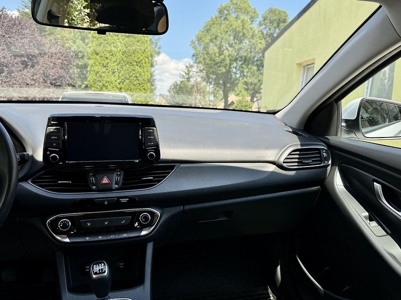 Hyundai i30 (2022) 1,5i 81kW CVVT COMFORT Koup.ČR - fotka 7 z 16