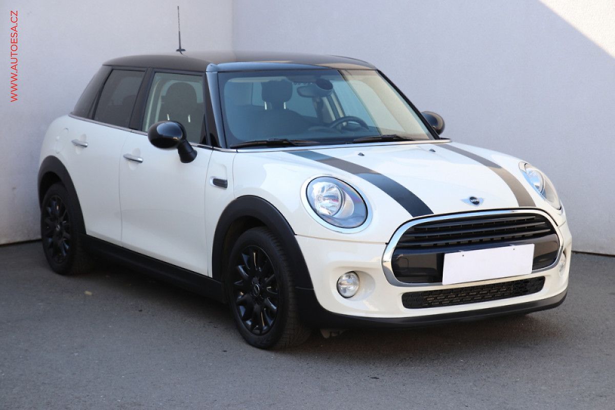 Mini Cooper 1.5, navi, + kola