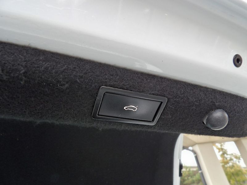 Škoda Superb 2.0TDI DSG 4x4 Style ČR DPH - fotka 29 z 32