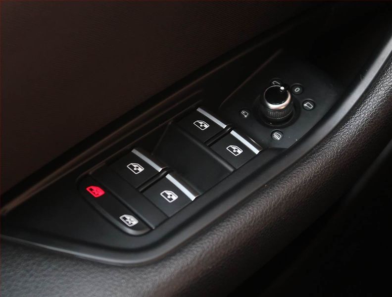 Audi A4 (2019) 30 TDI, Automat, Navi - fotka 17 z 27